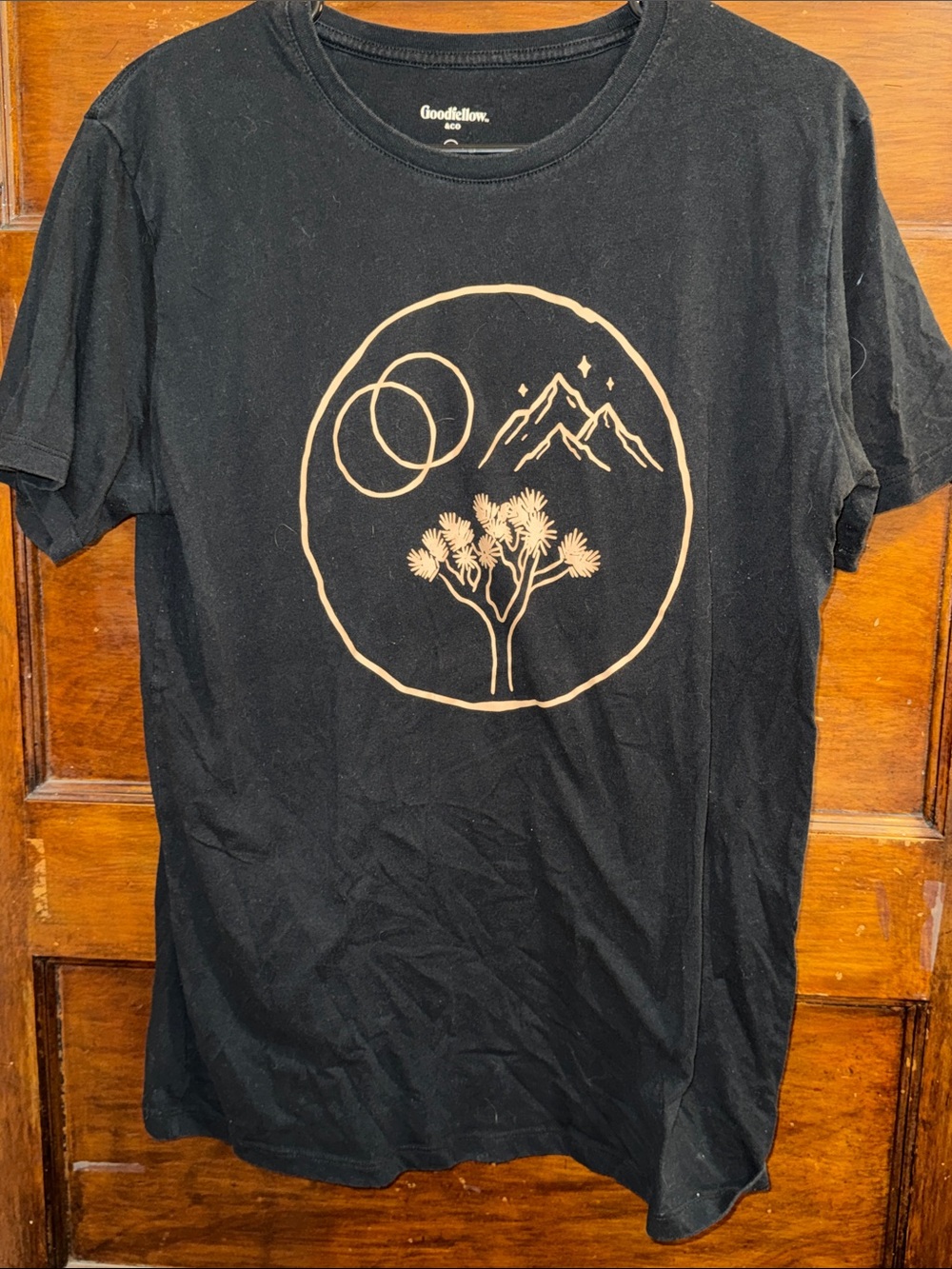 Goodfellow & Co Black Tee with Tan Nature Graphic